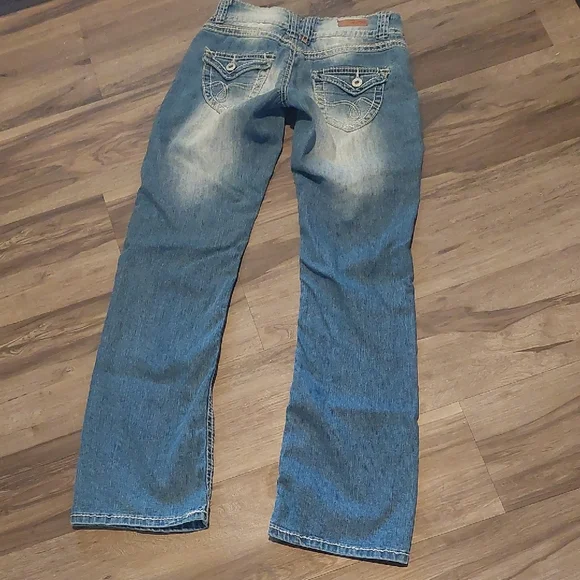 BONGO Junior's Size 1 Classic Low Rise Faded Blue Boot Cut Jeans - Picture 3 of 6